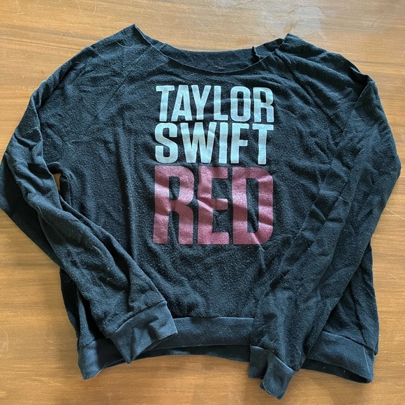Taylor Swift Black RED Album Longsleeve - Picture 1 of 2